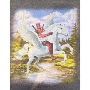 Marvel Deadpool Riding Pegasus Graphic T-Shirt Mens Medium Heather Charcoal Grey